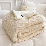Heavy Wool Winter Blanket - Vignette | Couvertures Cosy