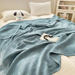 Soft and Breathable Waffle Cotton Blanket - Vignette | Couvertures Cosy