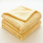 Soft and Breathable Waffle Cotton Blanket - Vignette | Couvertures Cosy