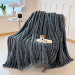 Thick striped blanket - Vignette | Couvertures Cosy