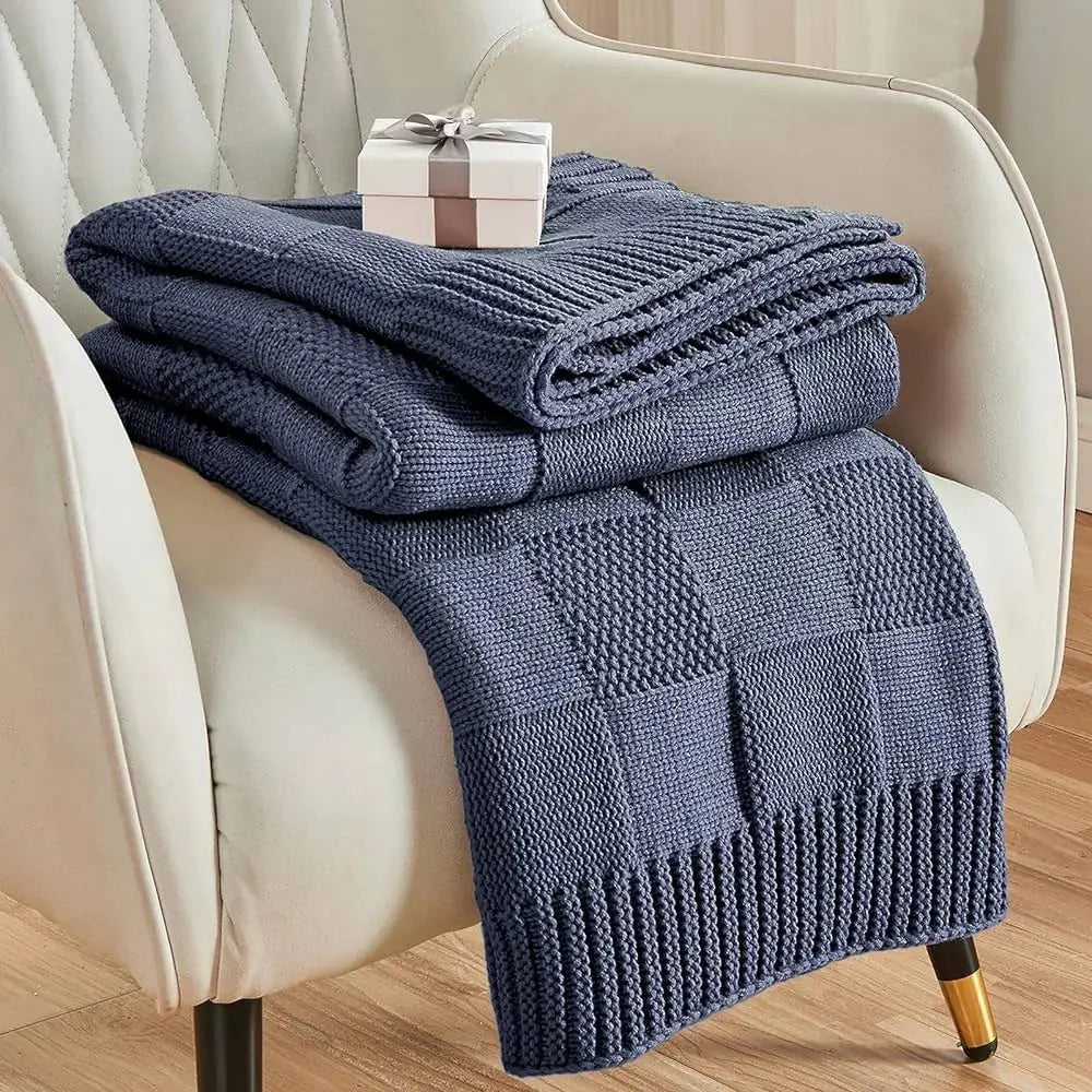 Couverture tricotée en laine gris